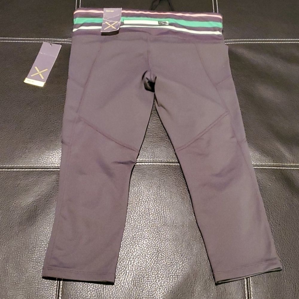 Xersion fitted Capris - Picture 3 of 8